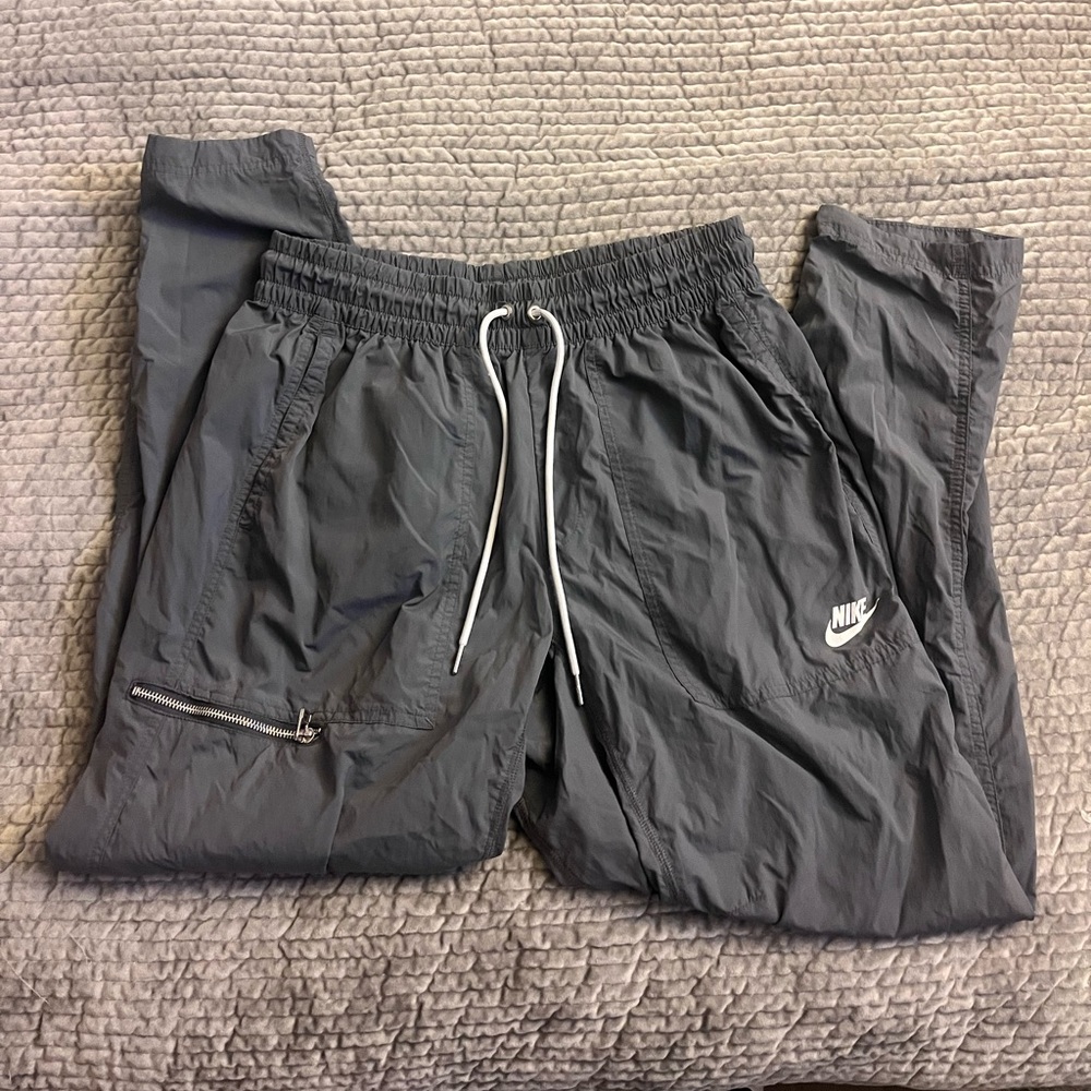 Nike cargos